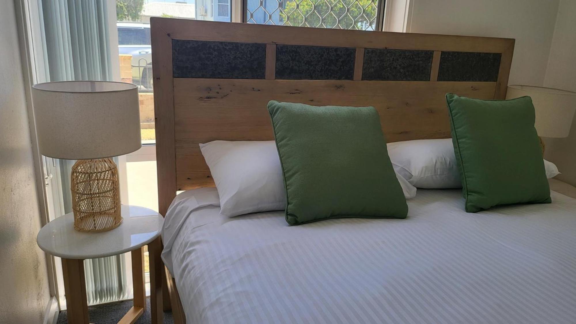 Husky 19 Beautifully Appointed Apartments - Great Location - In The Heart Of Husky Huskisson Extérieur photo